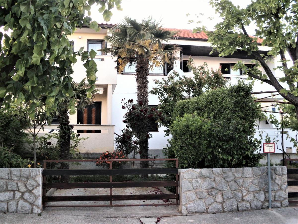 Apartments Nevenka Krk Town Exteriér fotografie